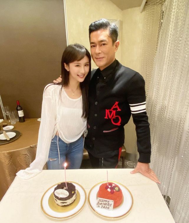 女艺人与古天乐合影被发现p图过度 其实她不是首次被网友发现|古天乐