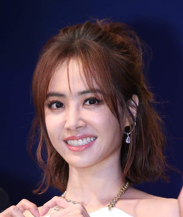 蔡依林喂老外吃猪血糕为高雄赚6亿观光收入