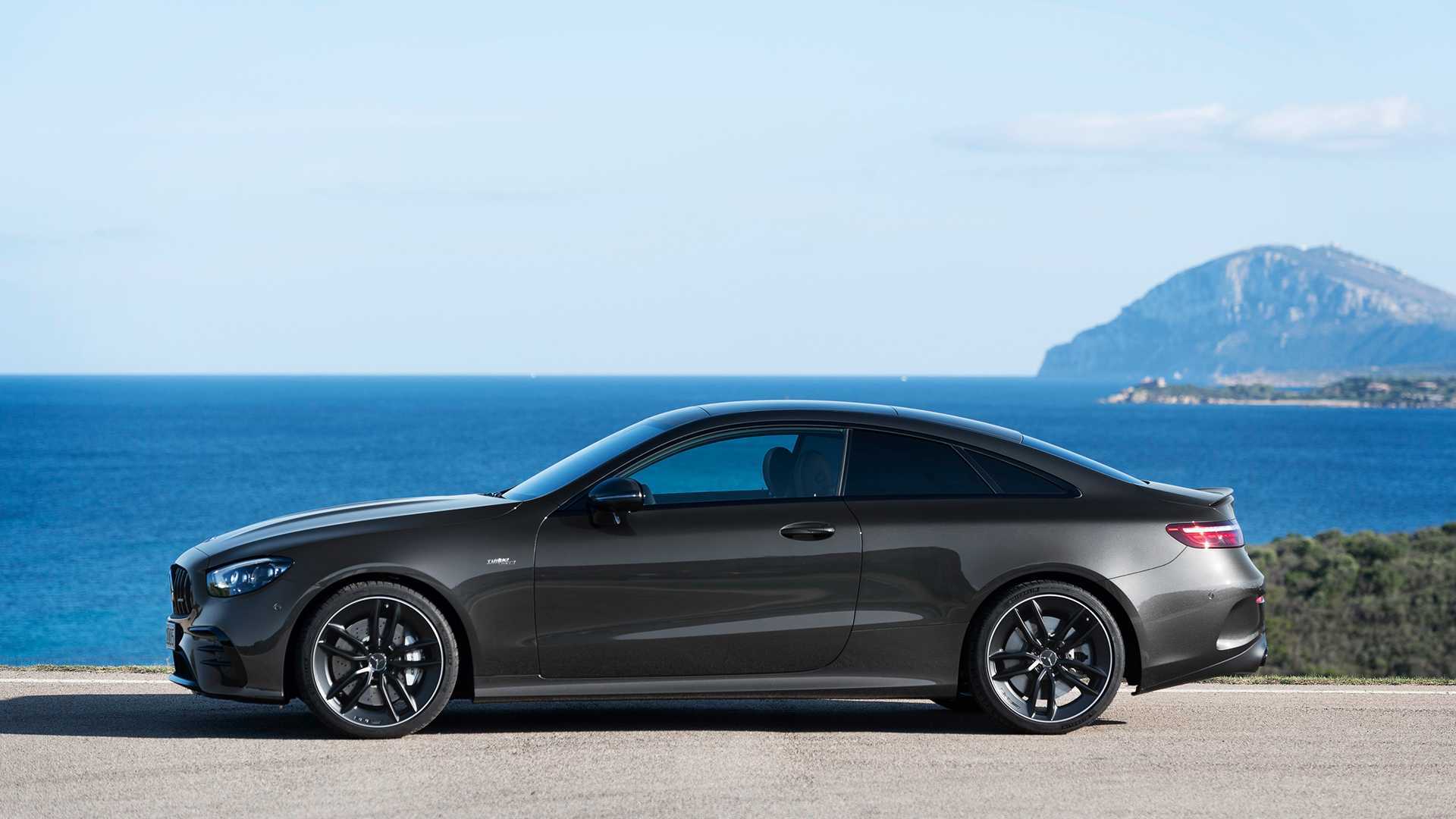 梅赛德斯-amg e53 coupe官图发布,作为中期改款e级轿跑的性能版本