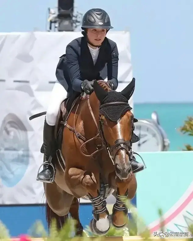 (1156)社交圈新星,乔布斯女儿伊芙__财经头条