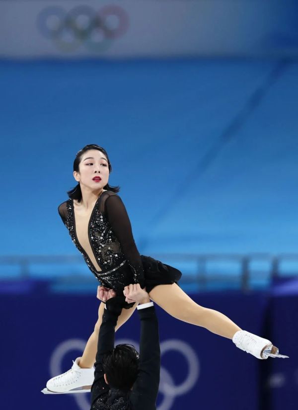 再破世界纪录！“葱桶组合”头名晋级自由滑，今晚冲金休闲区蓝鸢梦想 - Www.slyday.coM