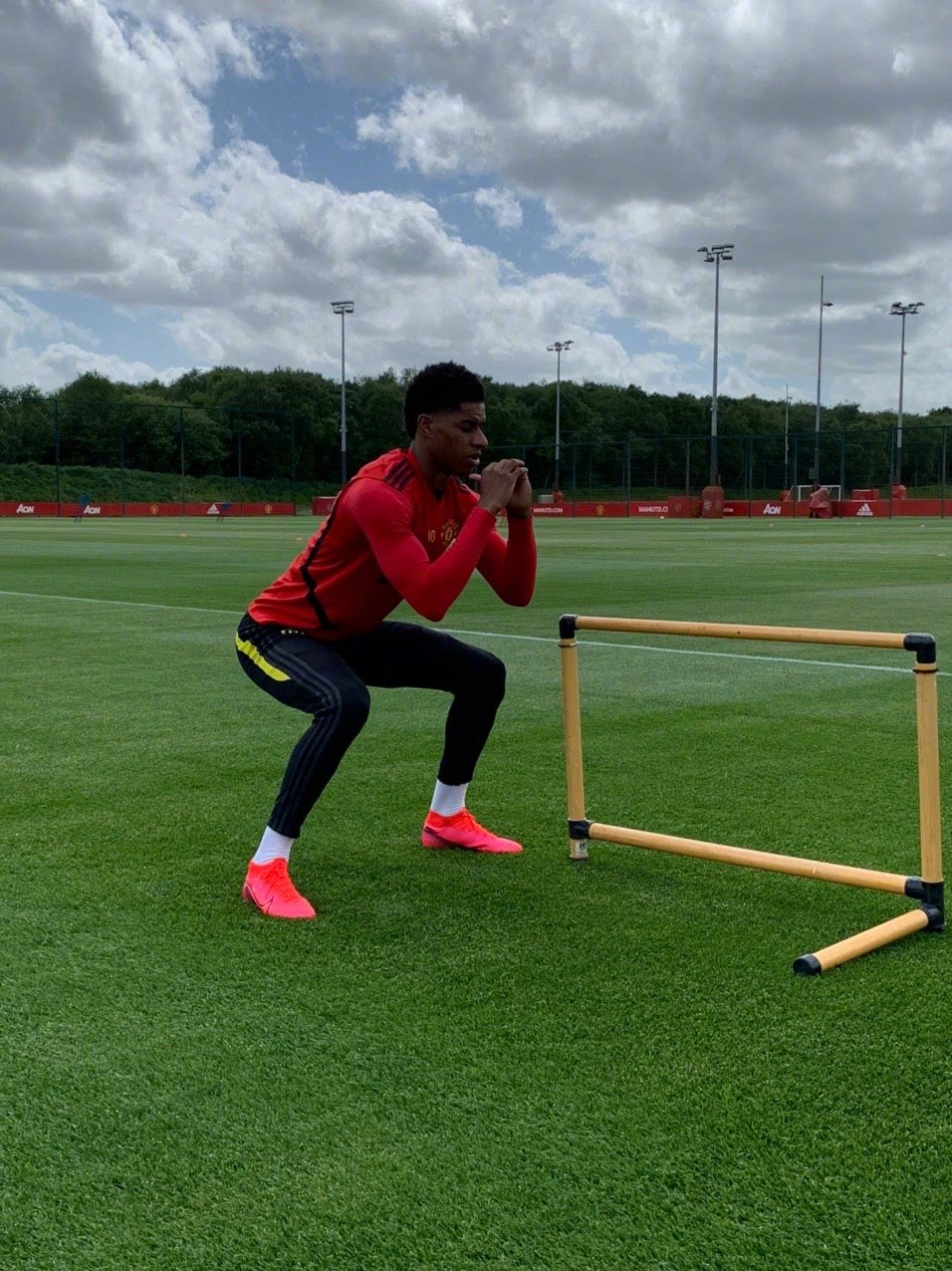 拉什福德回到卡灵顿基地训练了