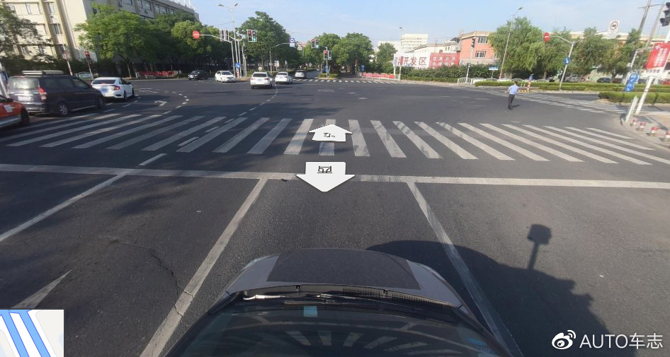 直行过路口的时候该怎么选择车道?