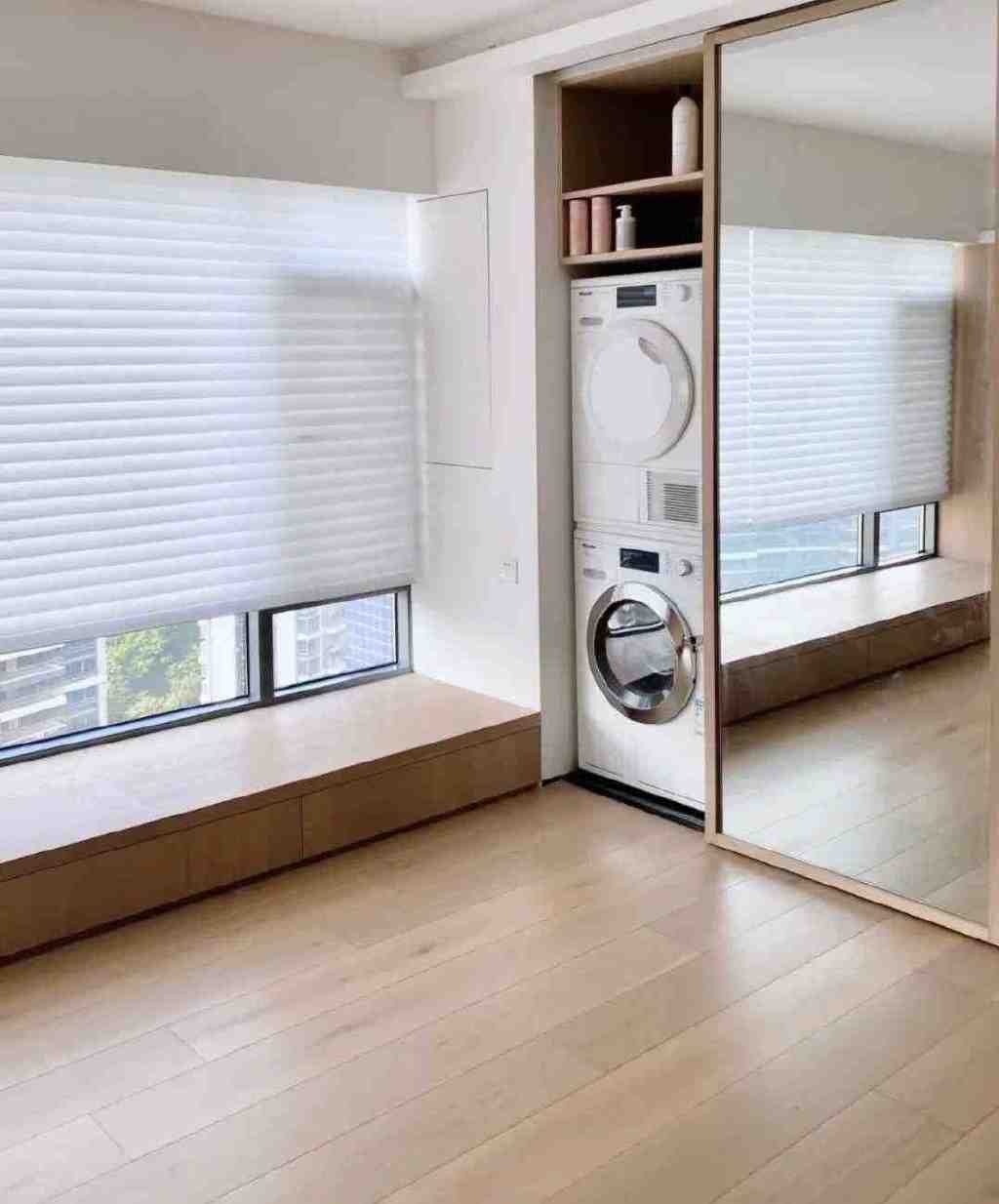 ①客厅:"神器"加持,没有上下水也不怕洗衣机放客厅,麻烦的不是上水