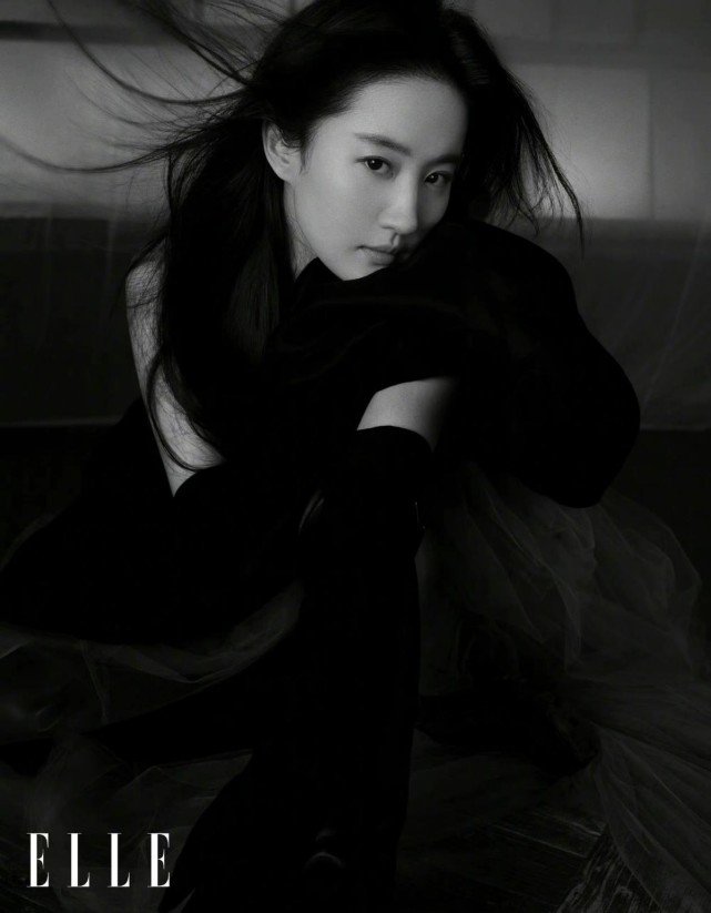 刘亦菲新大片封神!穿黄金战袍拿下顶级女刊金九封面,排面太牛了休闲区蓝鸢梦想 - Www.slyday.coM 刘亦菲新大片封神!穿黄金战袍拿下顶级女刊金九封面,排面太牛了休闲区蓝鸢梦想 - Www.slyday.coM