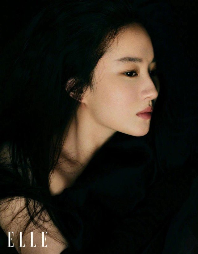 刘亦菲新大片封神!穿黄金战袍拿下顶级女刊金九封面,排面太牛了休闲区蓝鸢梦想 - Www.slyday.coM 刘亦菲新大片封神!穿黄金战袍拿下顶级女刊金九封面,排面太牛了休闲区蓝鸢梦想 - Www.slyday.coM