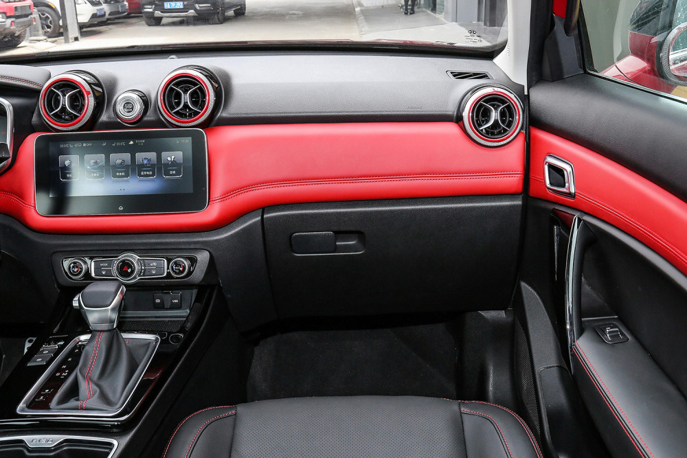 10万元的越野风格suv试驾北京bj30