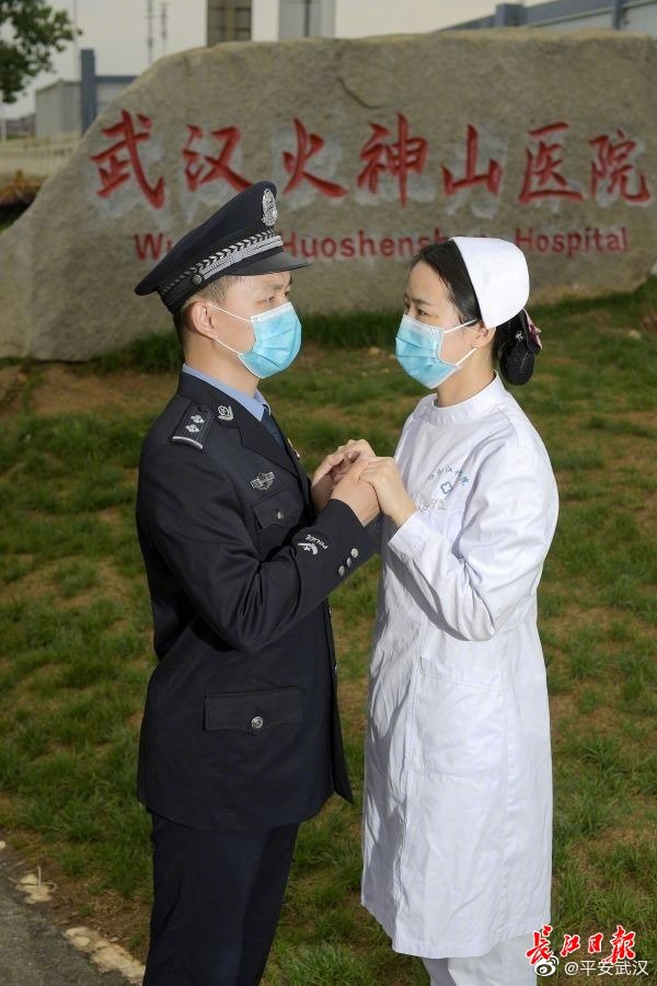 警医伉俪,同心战疫