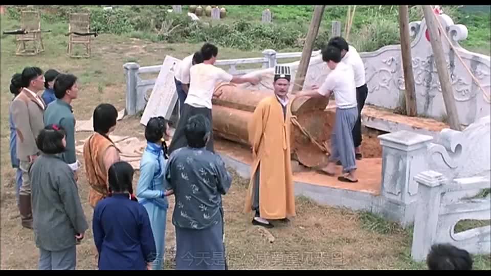 墓地处于蜻蜓点水穴二十年都没腐化九叔一看就知有问题