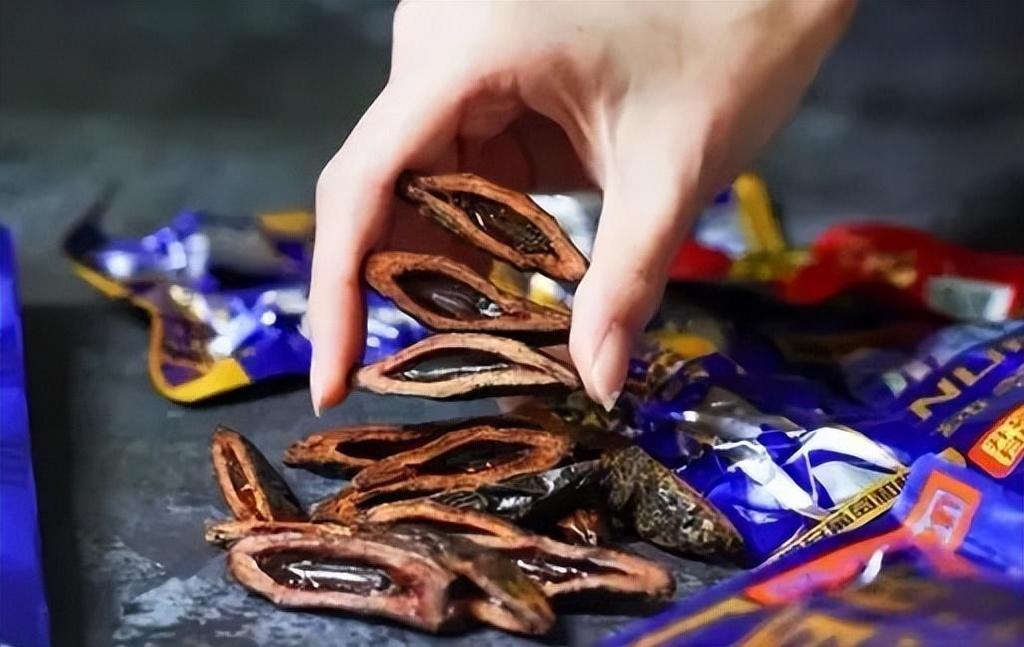 "槟榔加烟,法力无边"