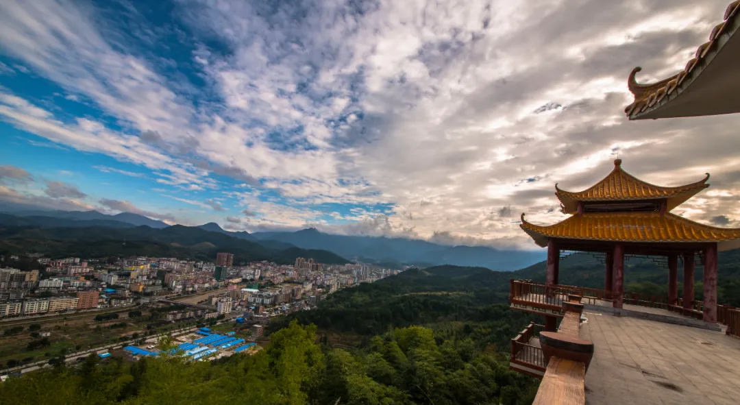 秋末,一起去"中国氧吧之城"连山壮族瑶族自治县游玩度假啦