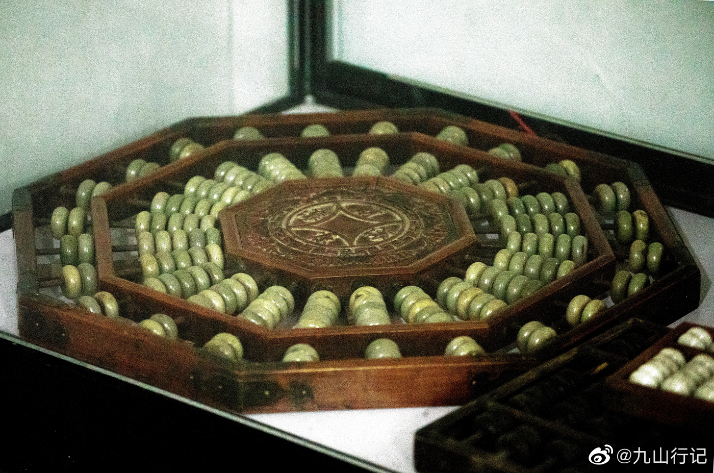 3/ 9算盘,中国古代的一项重要发明,算起来到现在已经有2600多年的历史