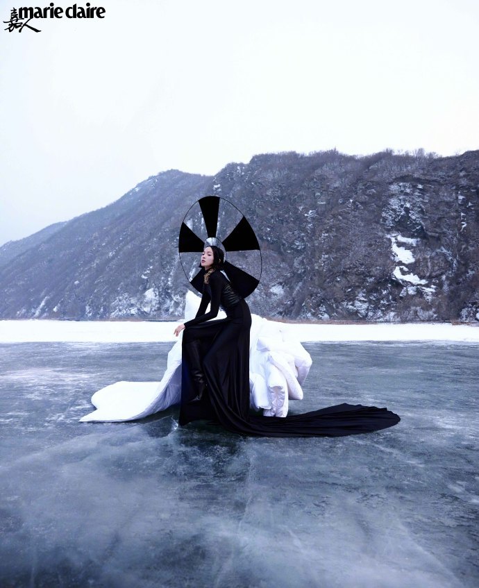 雎晓雯破冰之时冷冽视觉画风