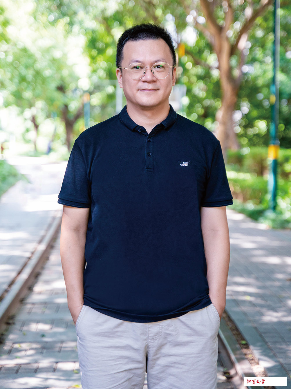 于是转身面向大海（短篇小说）/黄宁|管阿姨|海城|手机|阿基|宿舍_新浪新闻
