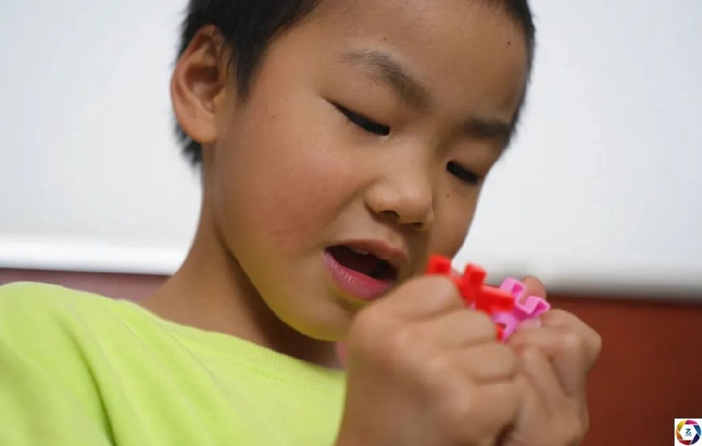 女儿重病被判″死刑″,为救她妈妈冒雨上山采药险丧命,今又遇难题休闲区蓝鸢梦想 - Www.slyday.coM 女儿重病被判″死刑″,为救她妈妈冒雨上山采药险丧命,今又遇难题休闲区蓝鸢梦想 - Www.slyday.coM