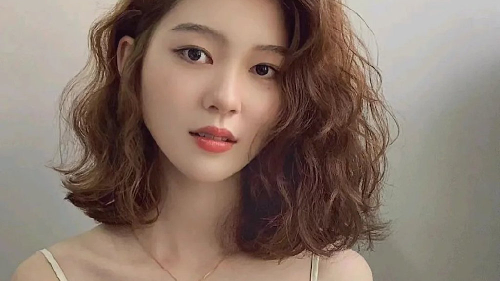 最具人气的3种女士发型,长中短都很美,喜欢别错过|短发|气质|长卷发|发色|长度_新浪新闻