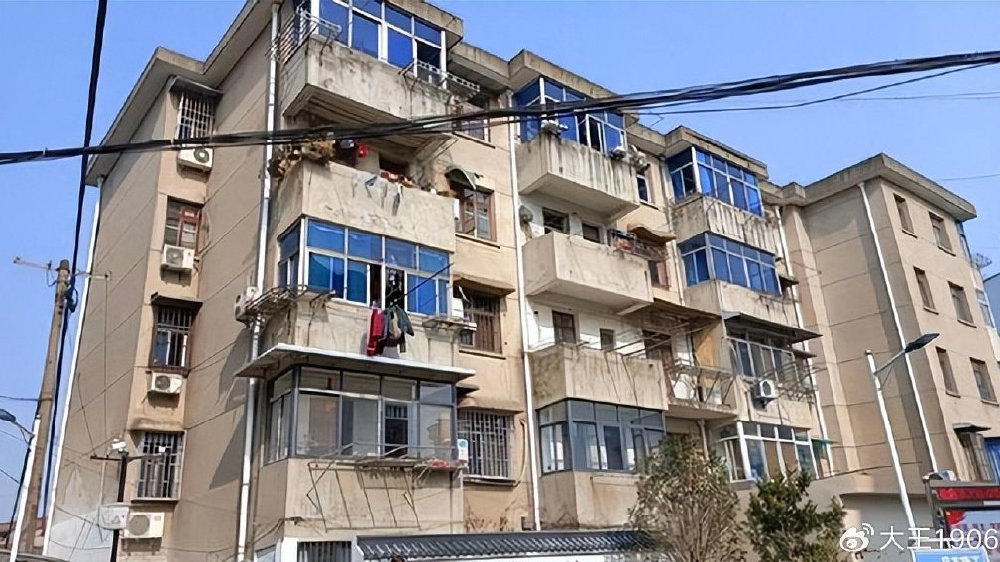 “拆迁大幕”来了?已明确:2024年起,20年房龄老房子或又吃香了|拆迁|老房子|房龄_新浪新闻