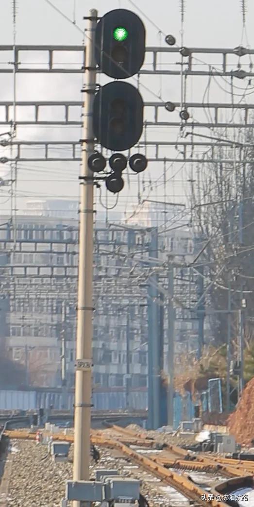 你知道吗?铁路信号机“会说话”!|信号机|语言|铁路_新浪新闻