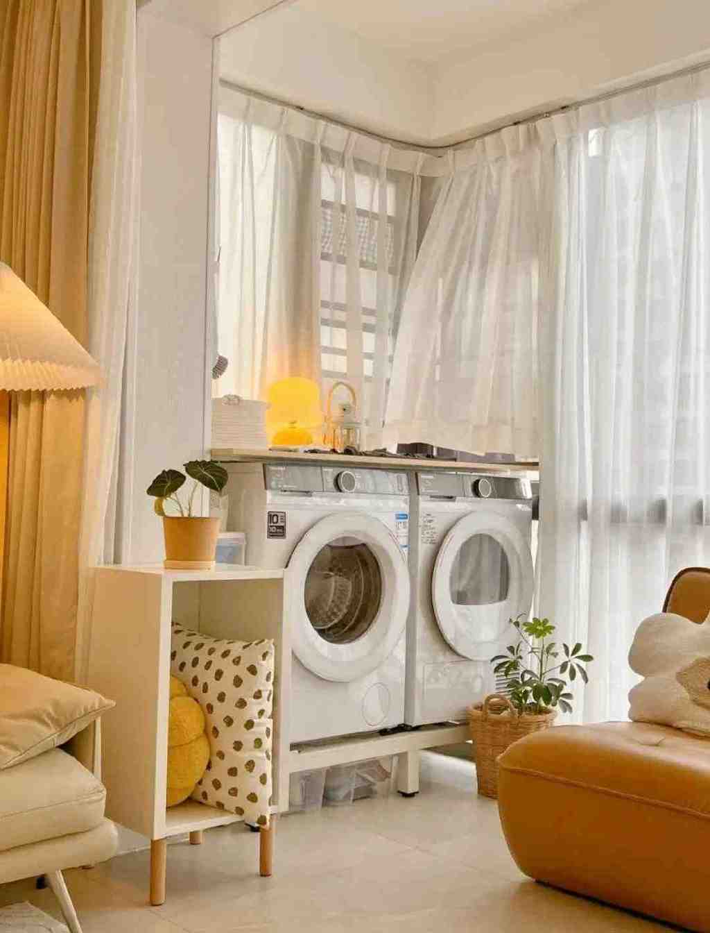 ①客厅:"神器"加持,没有上下水也不怕洗衣机放客厅,麻烦的不是上水