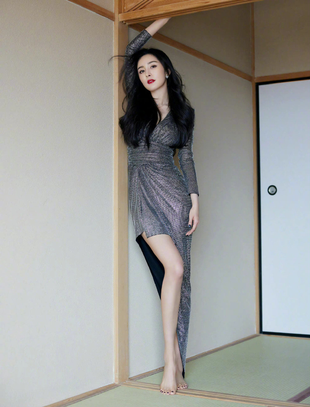 一举一动更是尽显优雅女人味~ 67杨幂身材是真实存在的吗?