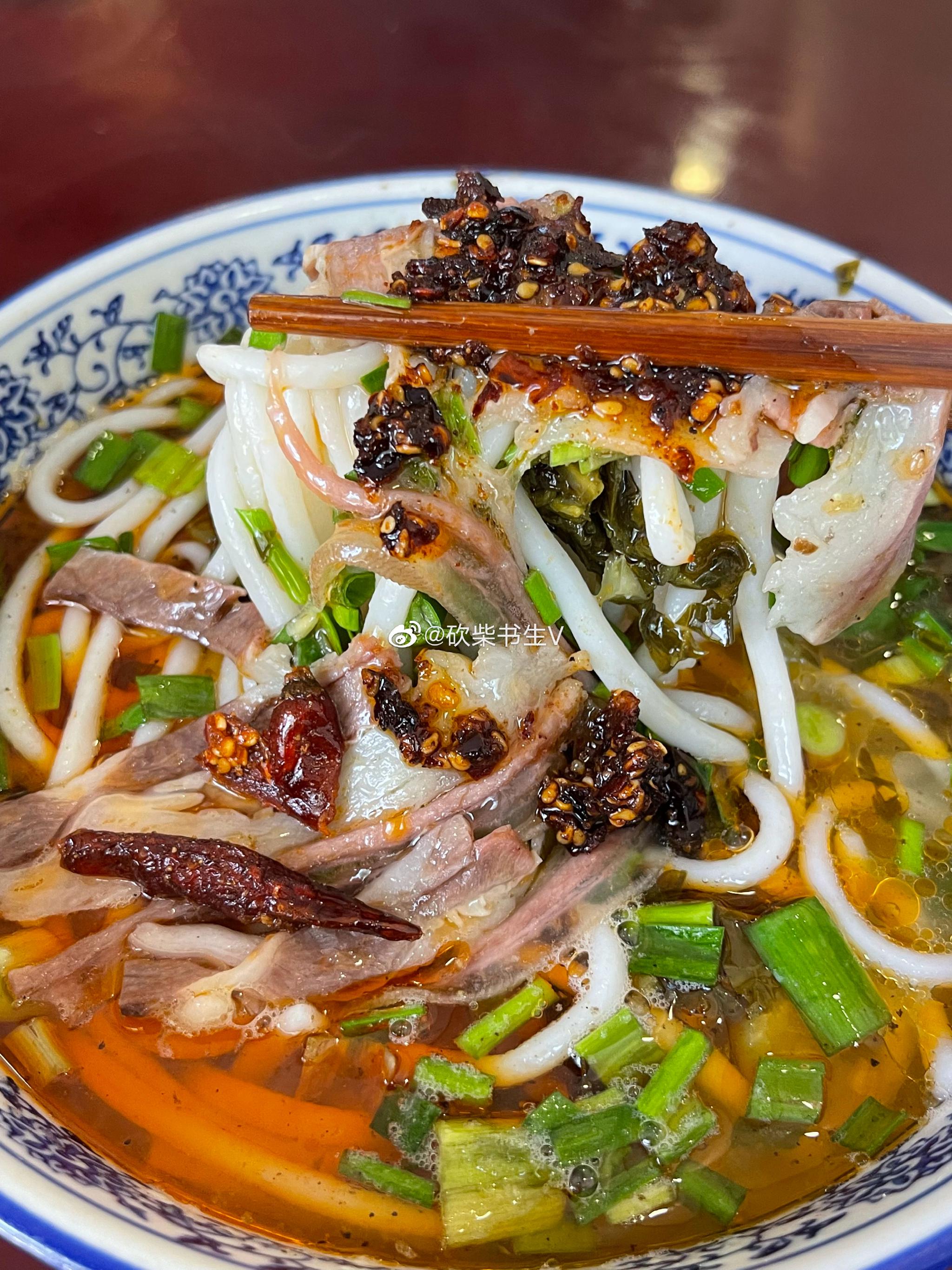 贵州遵义赤水名小吃——无名羊肉粉……__财经头条