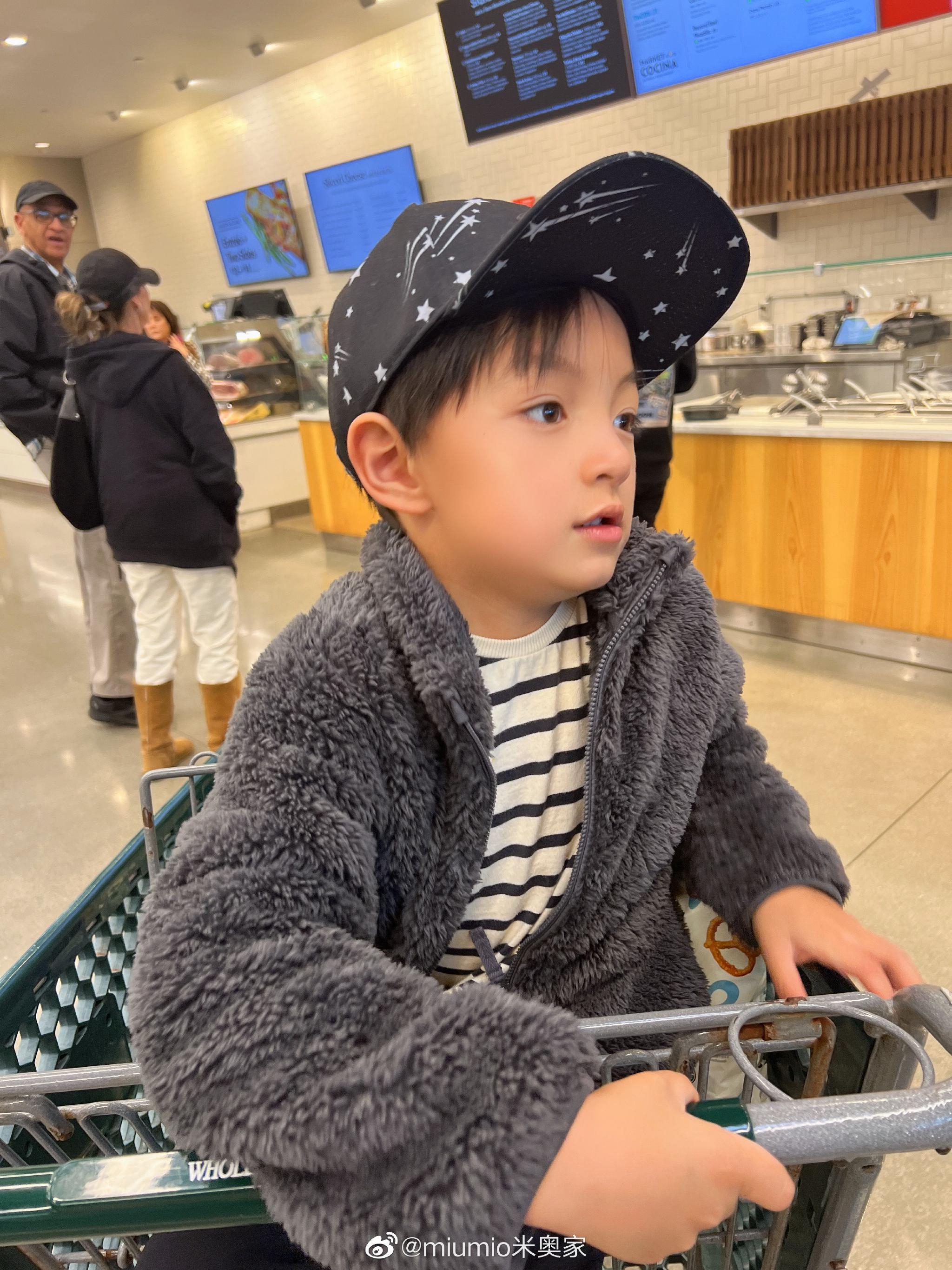 弟弟画的东西跟姐姐画的感觉完全不同__财经头条