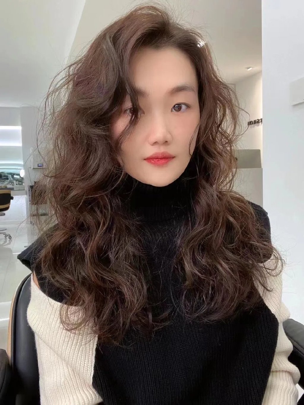 看看这13款,让人美的忘不了|烫发|发型|造型_新浪新闻