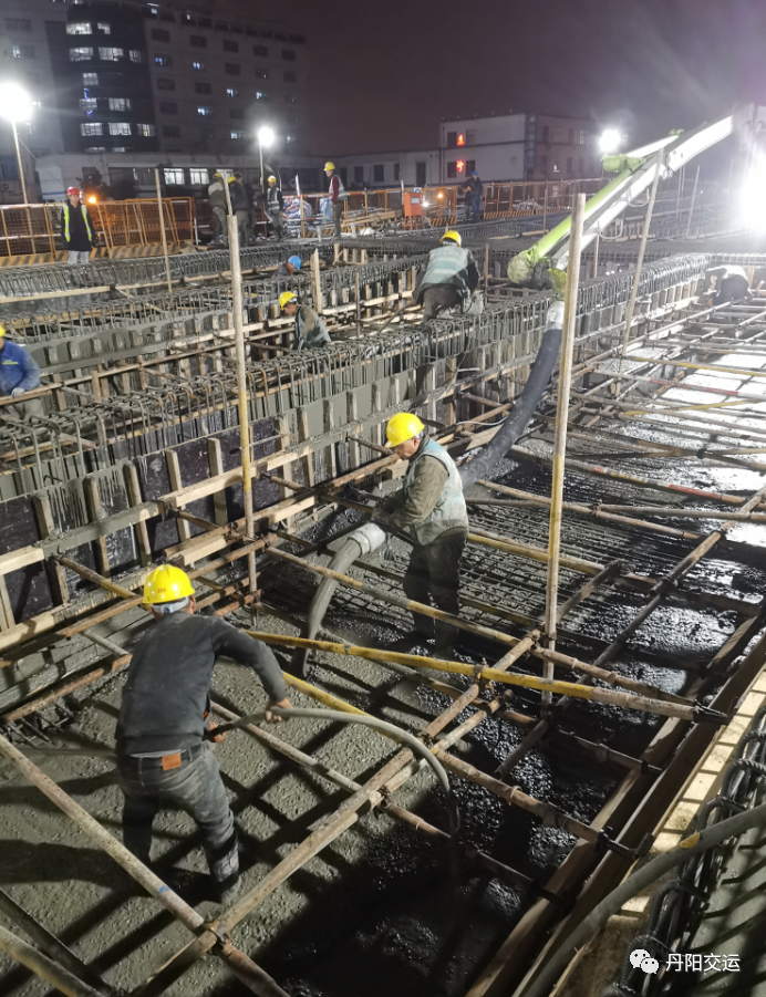 【最新进展】云阳大桥现浇箱梁首件顺利完成底腹板浇筑