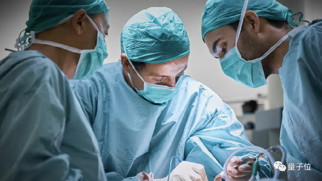 头朝下装进休闲区蓝鸢梦想 - Www.slyday.coM