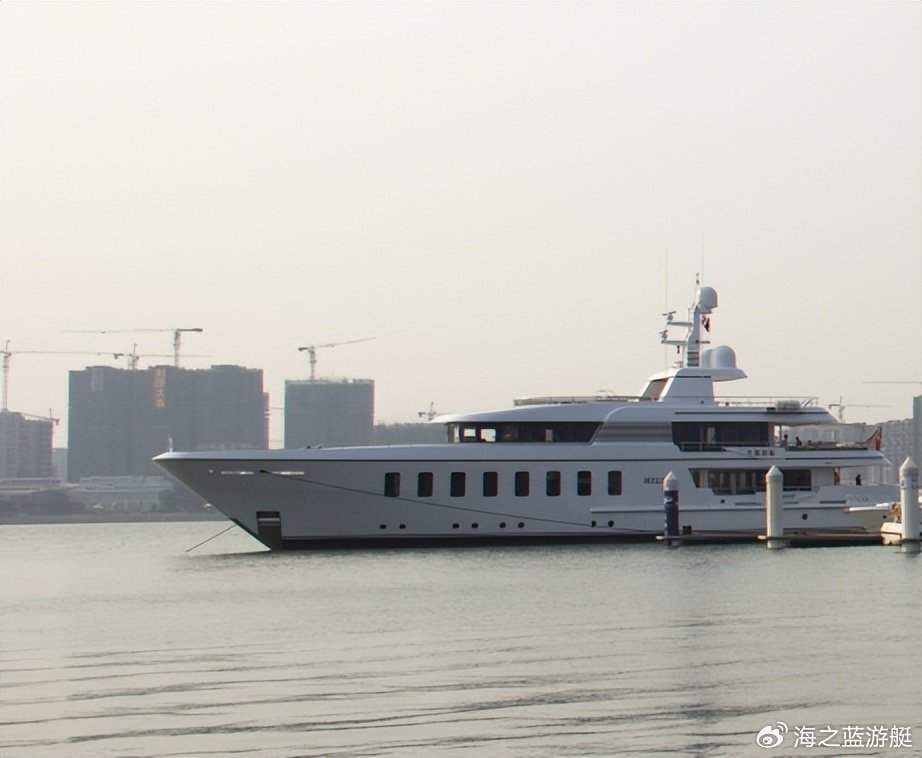 皇家游艇majesty 105,售价高达6500万元,也是售出船艇中价格最高的