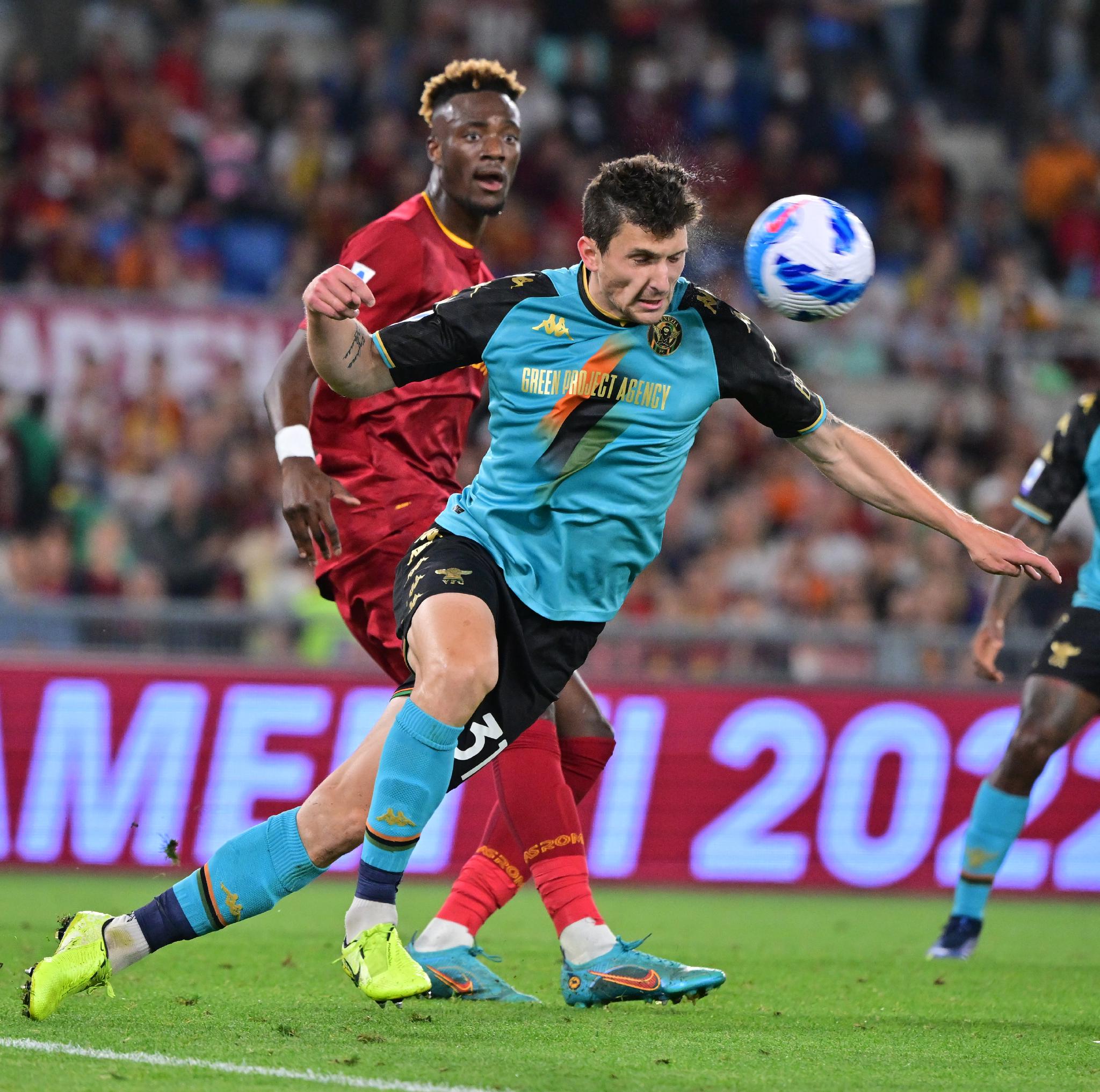 体育足球意甲罗马平威尼斯