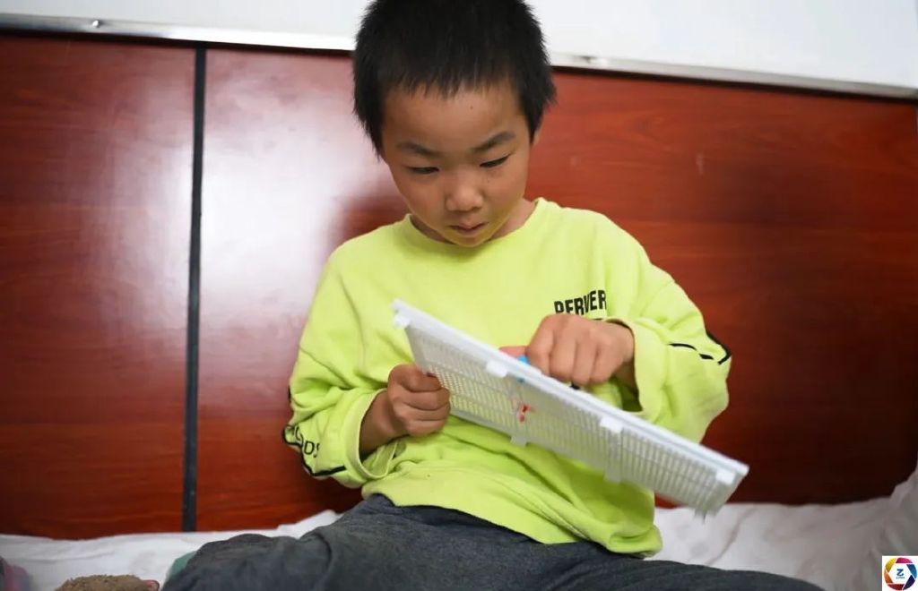 女儿重病被判″死刑″,为救她妈妈冒雨上山采药险丧命,今又遇难题休闲区蓝鸢梦想 - Www.slyday.coM 女儿重病被判″死刑″,为救她妈妈冒雨上山采药险丧命,今又遇难题休闲区蓝鸢梦想 - Www.slyday.coM