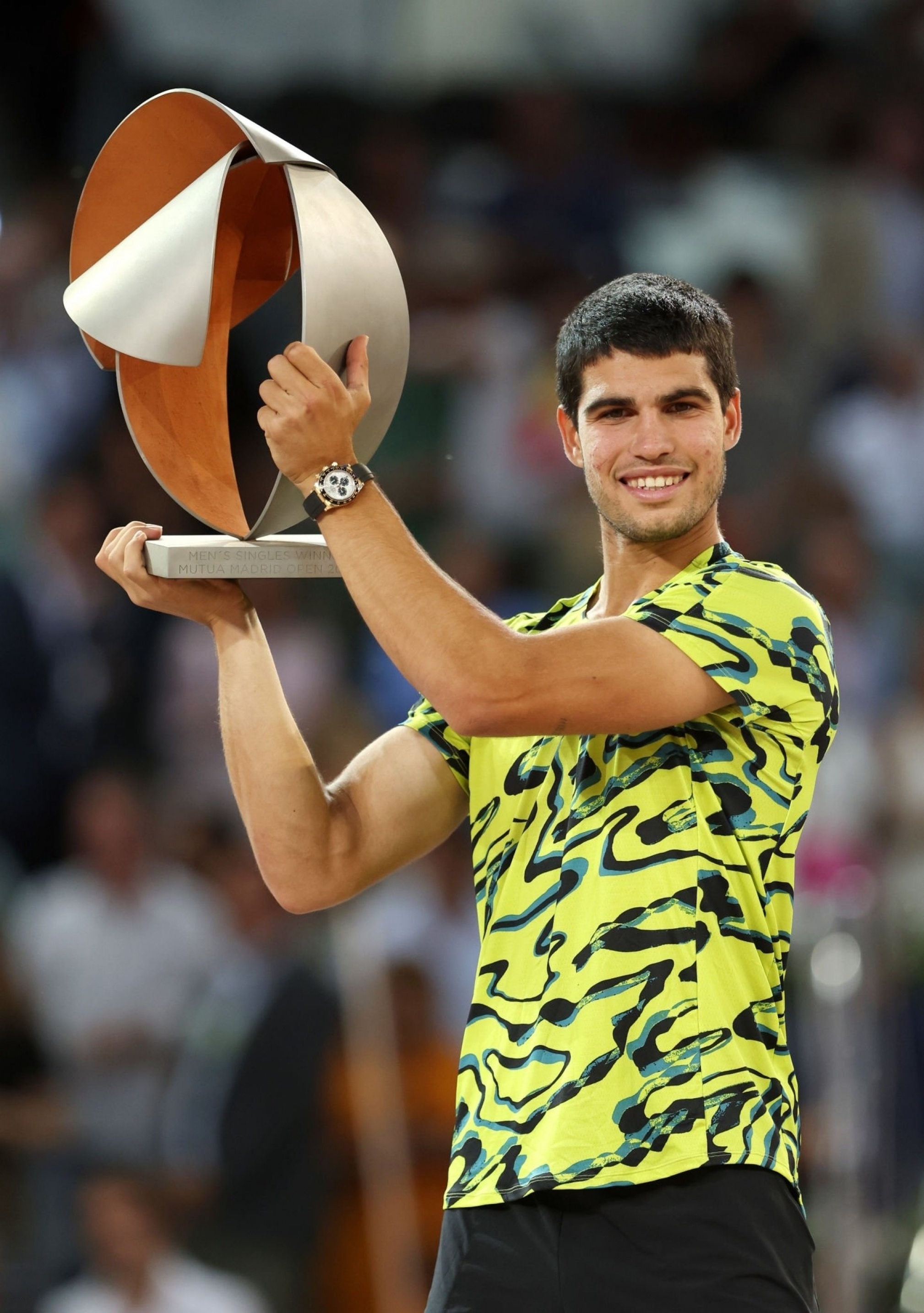 冠军捧杯图96 atp1000马德里大师赛冠军——阿尔卡拉斯