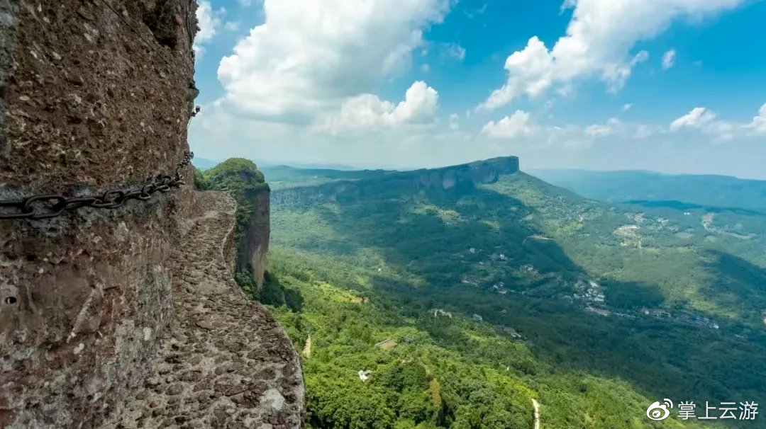 剑阁县:剑门山春景,再游“一夫当关,万夫莫开的圣地”