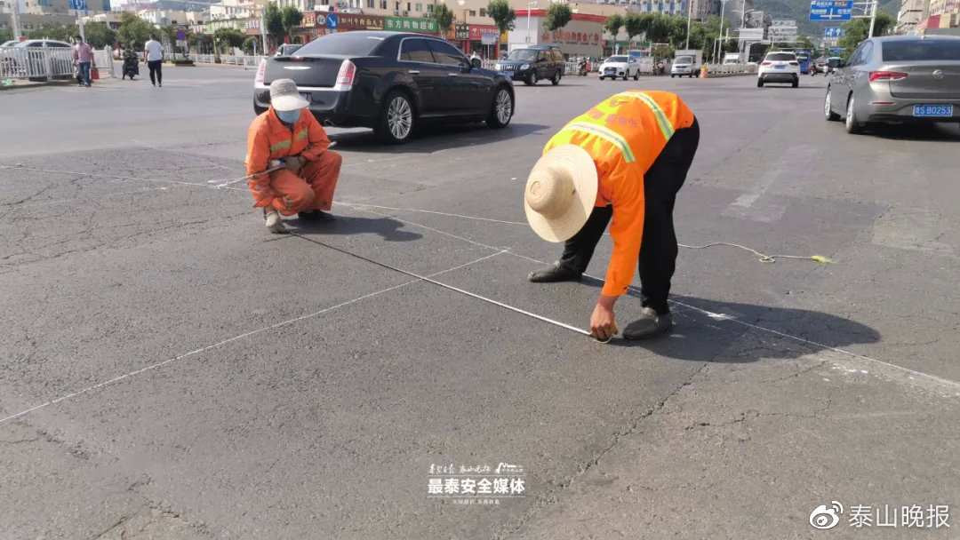 财源大街西段单向循环车道施划标线!咋走看图