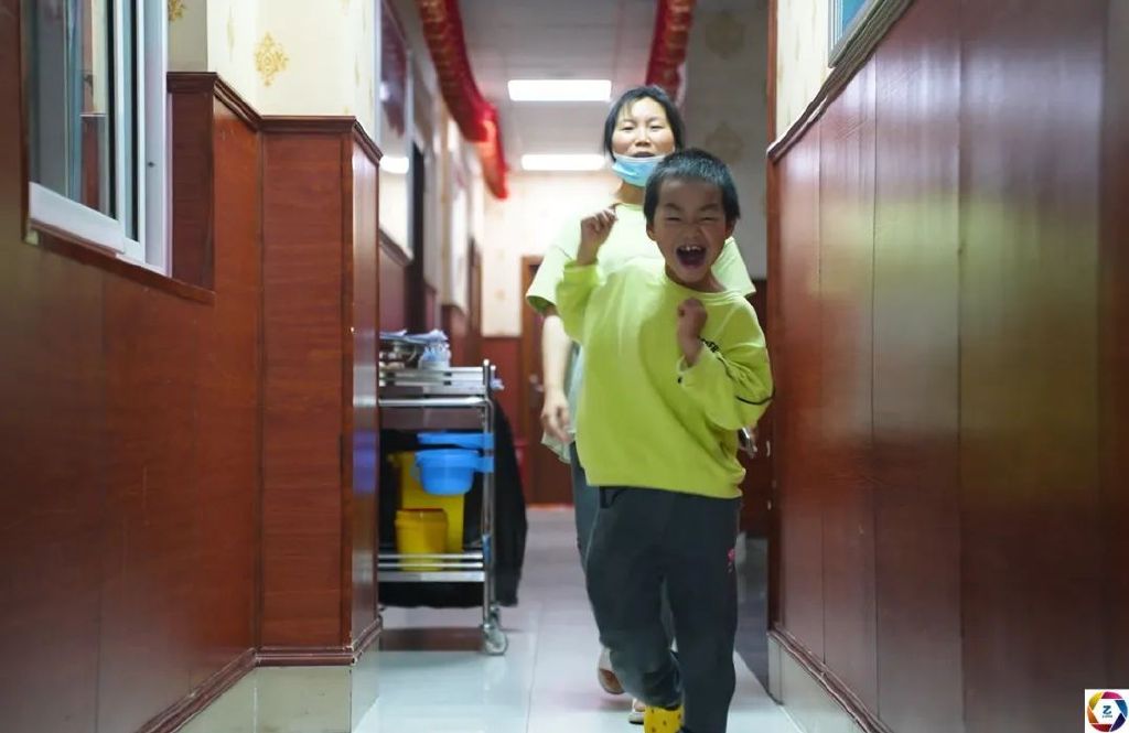 女儿重病被判″死刑″,为救她妈妈冒雨上山采药险丧命,今又遇难题休闲区蓝鸢梦想 - Www.slyday.coM 女儿重病被判″死刑″,为救她妈妈冒雨上山采药险丧命,今又遇难题休闲区蓝鸢梦想 - Www.slyday.coM