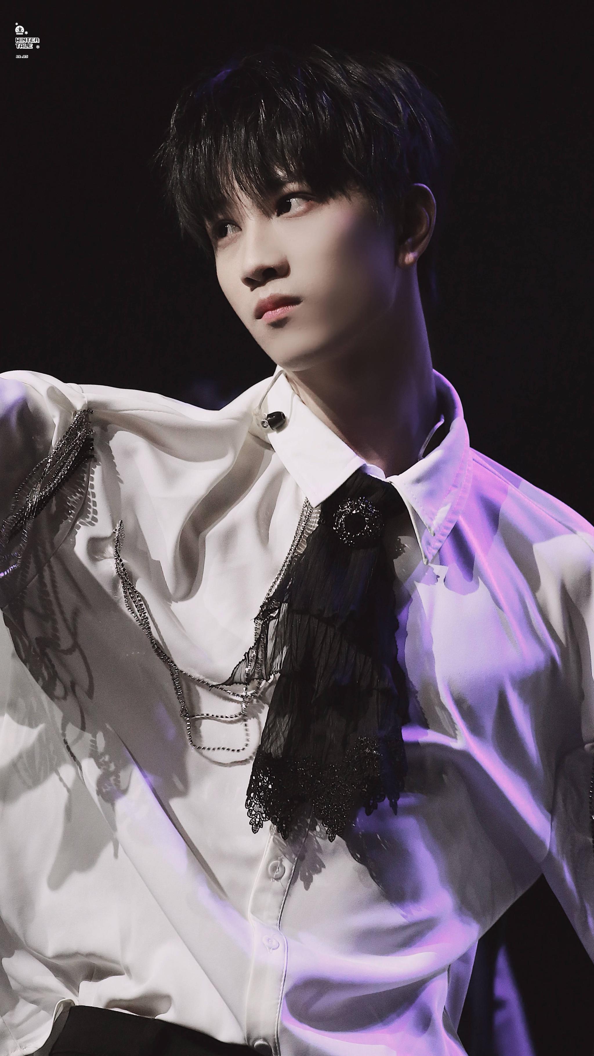 时代峰峻旗下第一solo2020最具影响力的100张面孔@敖子逸