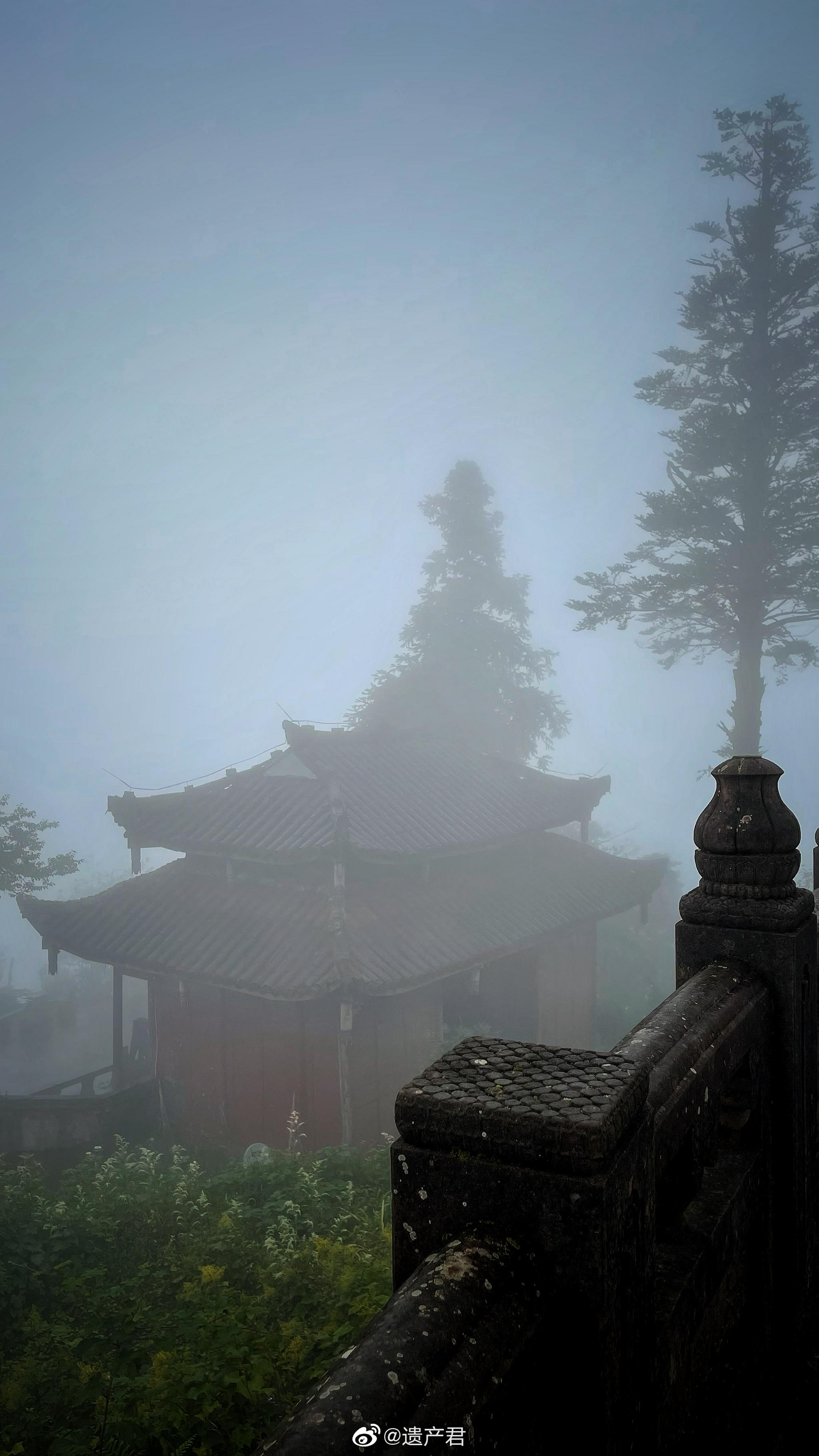 峨眉山寺院风景图片