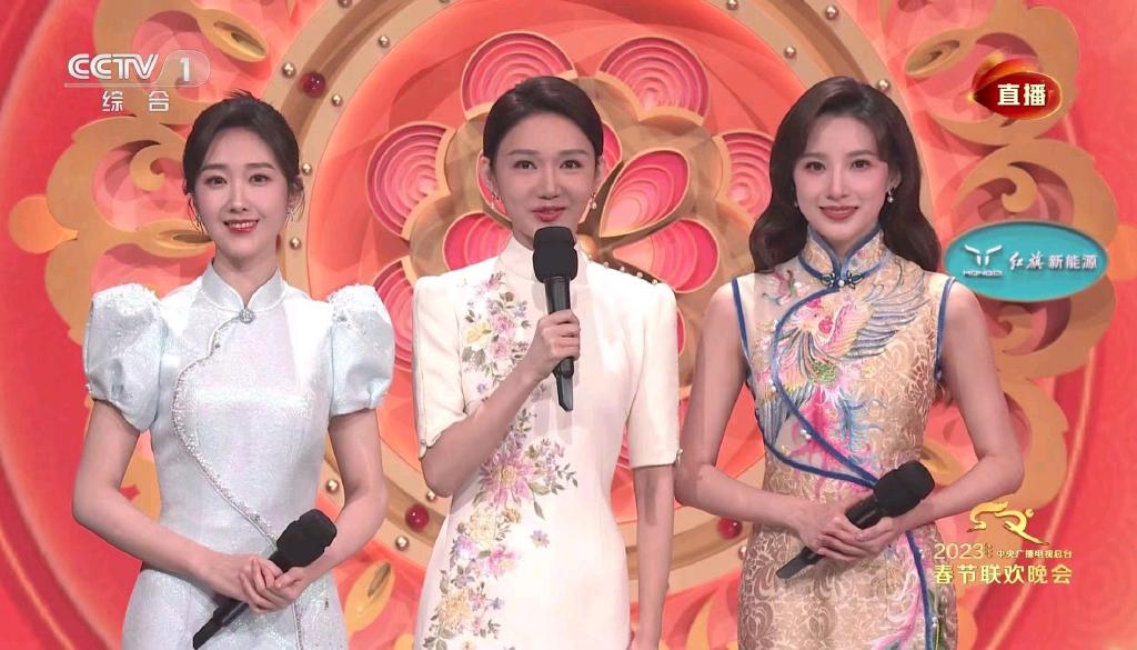 兔年春晚主持人,任鲁豫最稳,撒贝宁小尼疲惫,3位女生都很甜美|任鲁豫|马凡舒|龙洋_新浪新闻