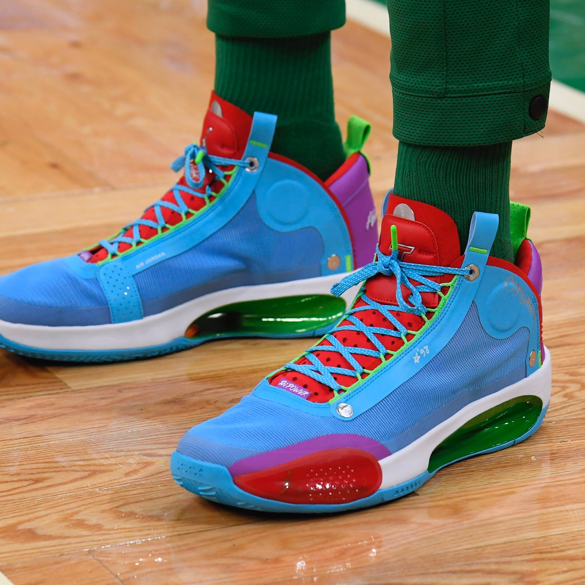 杰森·塔图姆国际妇女节air jordan 34 pe