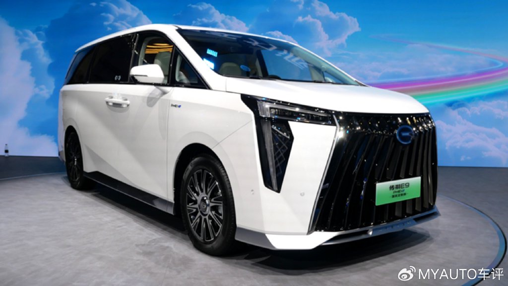 走在十字路口的广汽新能源,向左走还是向右走?-新浪汽车