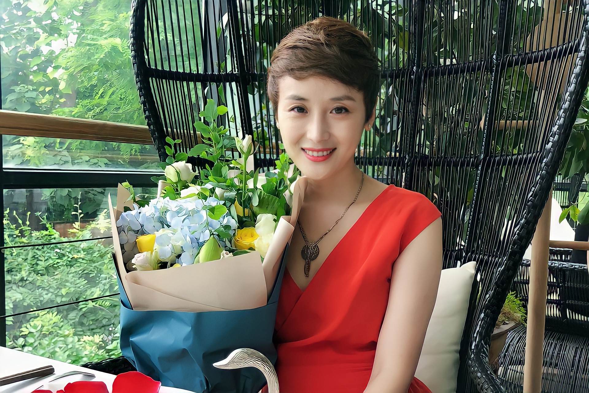 如果说如今的傅淼因为没有少女感而红不了,可从前的傅淼戏路很宽,要不