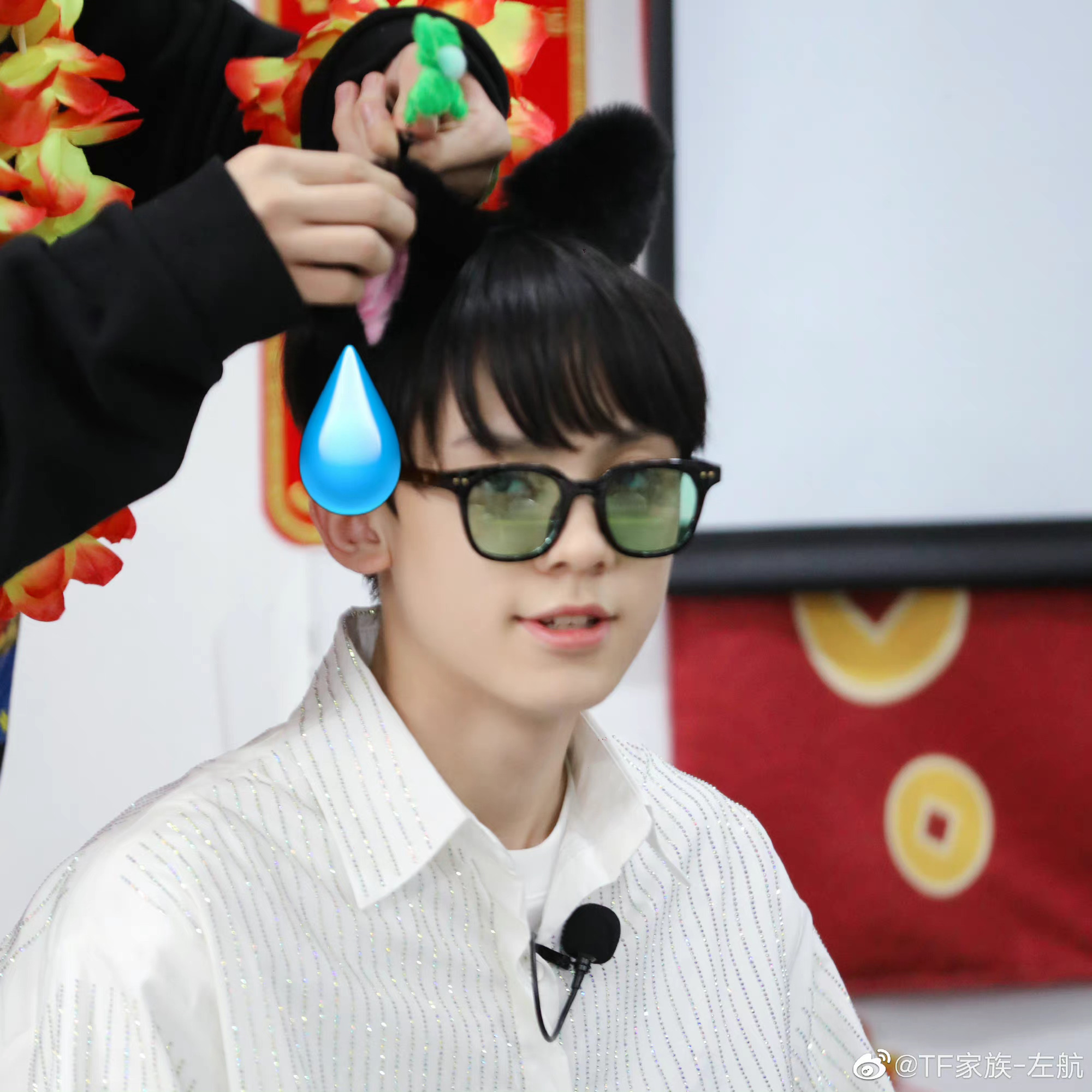 左航猫耳造型随拍,小猫咪头箍好可爱__财经头条