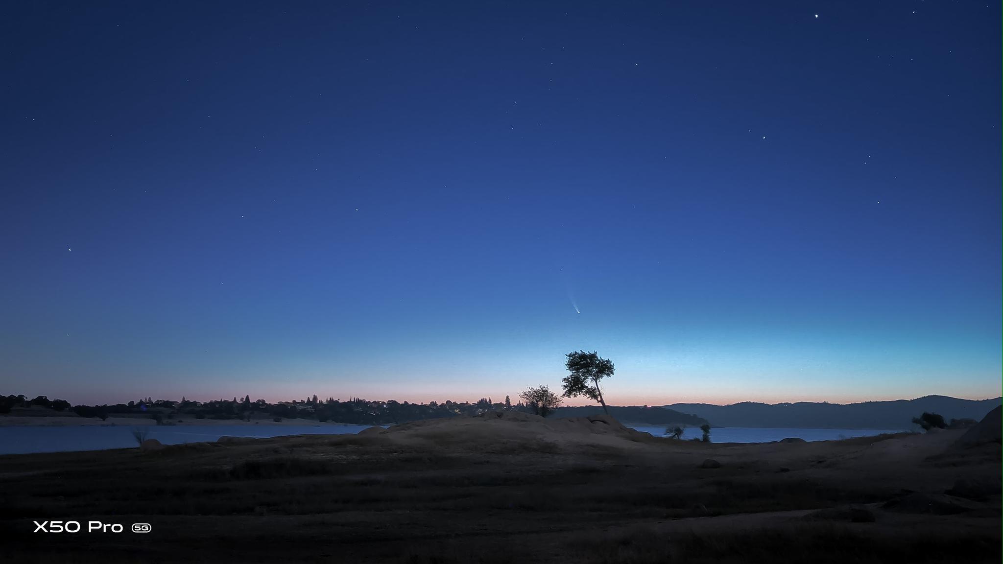 多么漂亮的彗星!拍摄设备:vivo x50 pro/vivo x50 pro