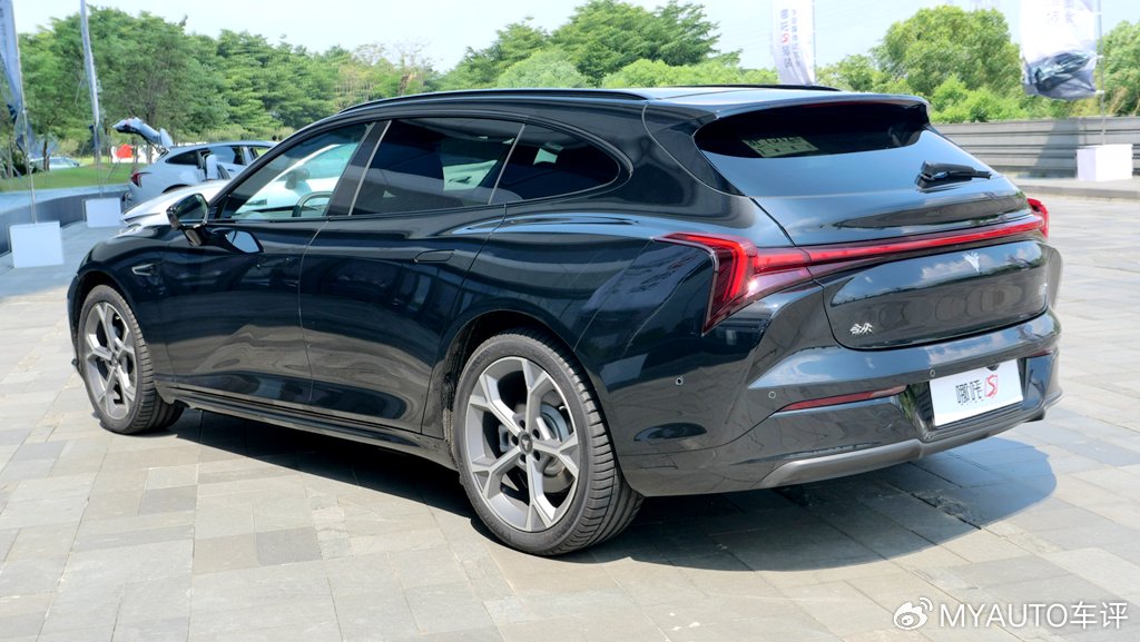 哪吒S猎装版趁势挺进 最佳平替极氪001?