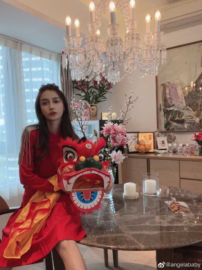 杨颖酷美撕漫girl造型大片,又美又飒的baby……__财经头条