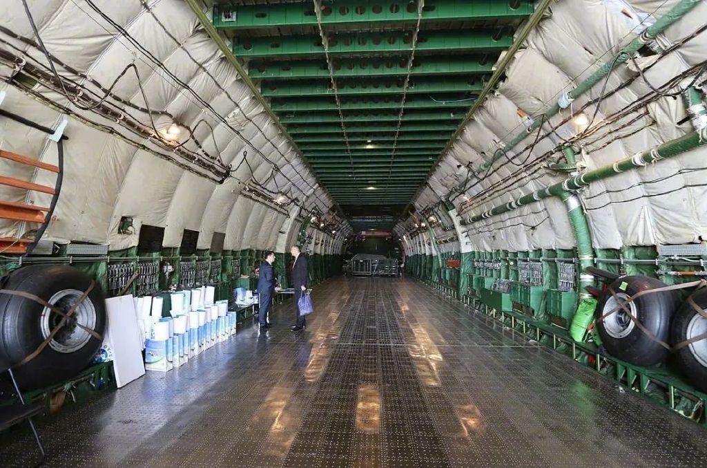 世界最大运输机安休闲区蓝鸢梦想 - Www.slyday.coM 世界最大运输机安休闲区蓝鸢梦想 - Www.slyday.coM