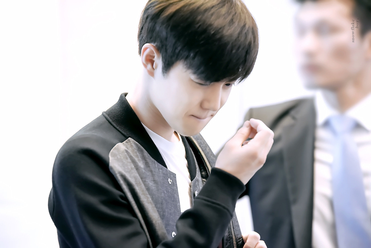 韩国媒体报道exo队长金俊勉将在今天入伍金俊勉更新ins