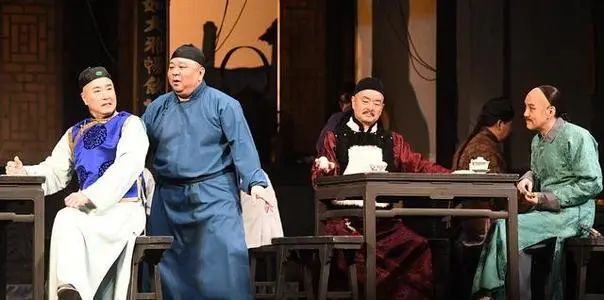北京人艺的《茶馆》只出现了两个版本,分别是焦菊隐,夏淳导演,于是之