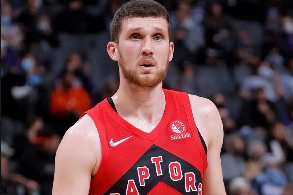 消息九:马刺签约阿利兹-约翰逊